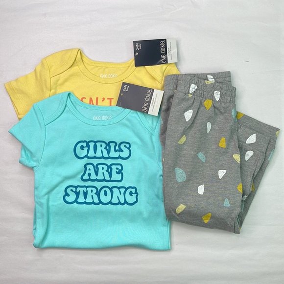 Girl's 3 Pieces Set Size: 24M - Picture 1 of 7